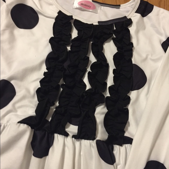 Sweet Modest Ruffle shirt - Picture 2 of 2